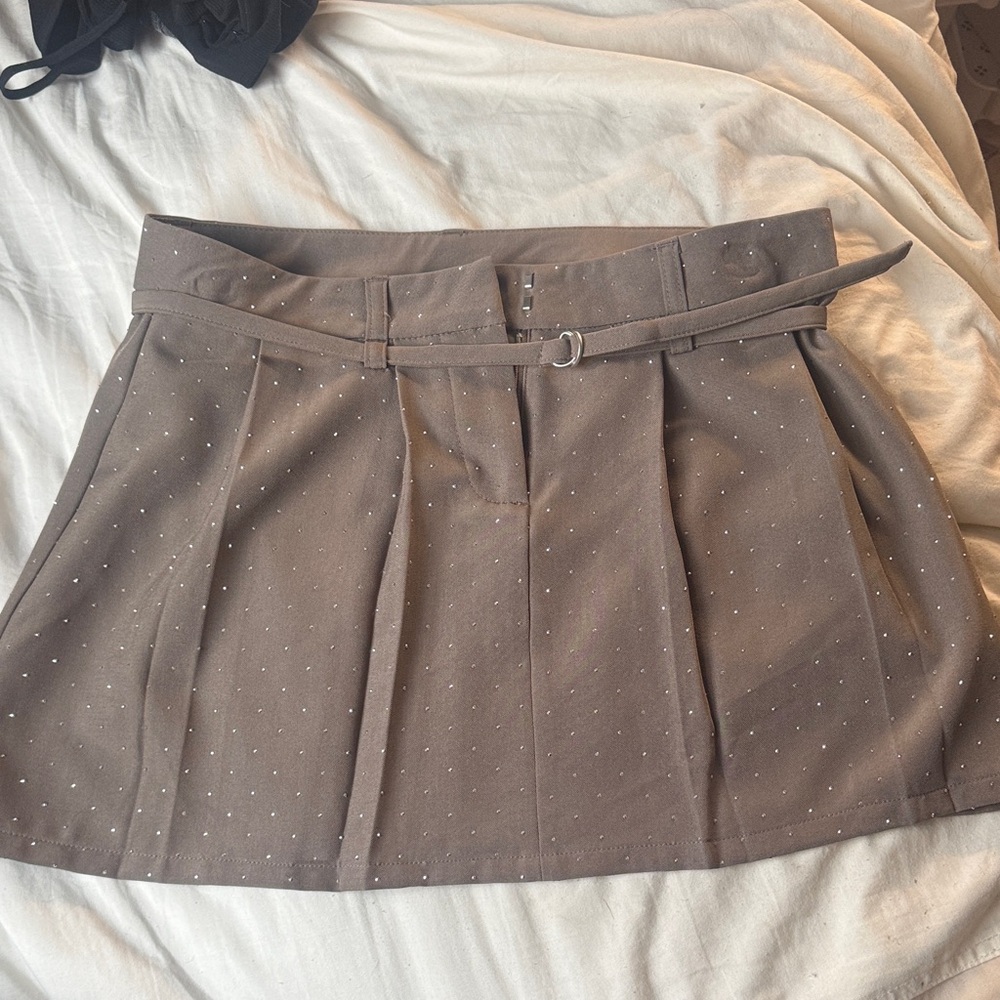 Elegant Gray Skirt with Belt